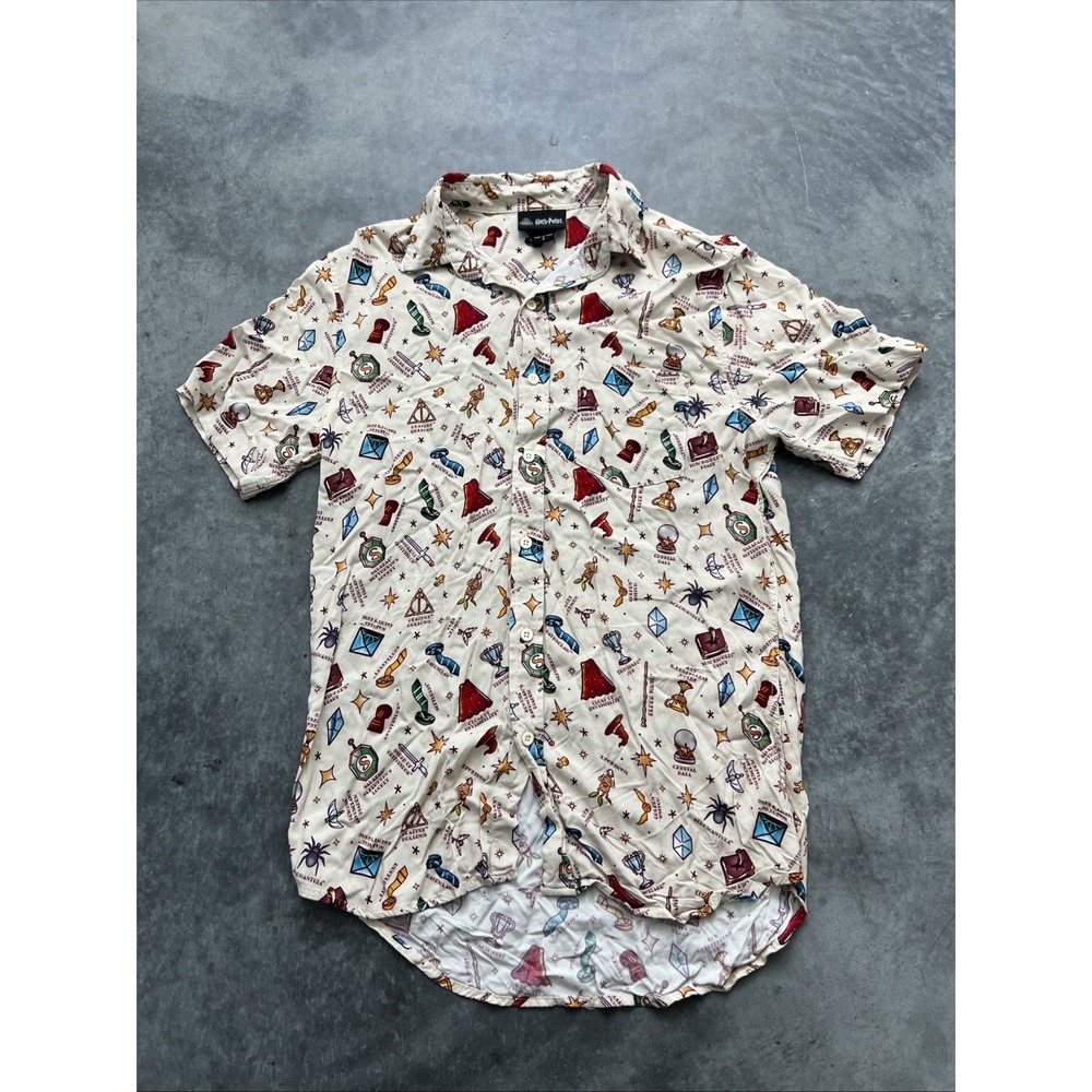 HARRY POTTER Wizarding World - Button Front Shirt Short Sleeve Size S Sku193